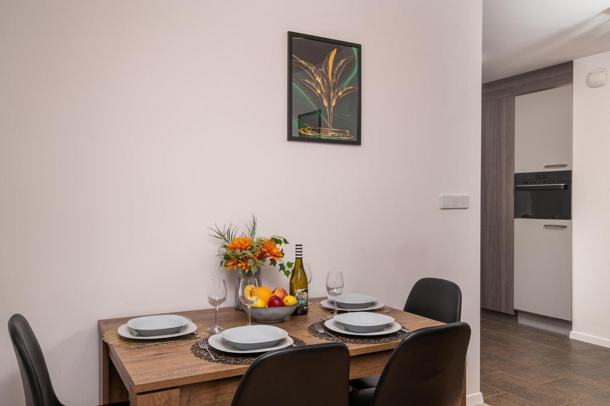Apartwro 3Th - Apartament Przy Dworcu Glownym Pkp, Balkon, Garaz, Rowery Wroclaw Exterior photo